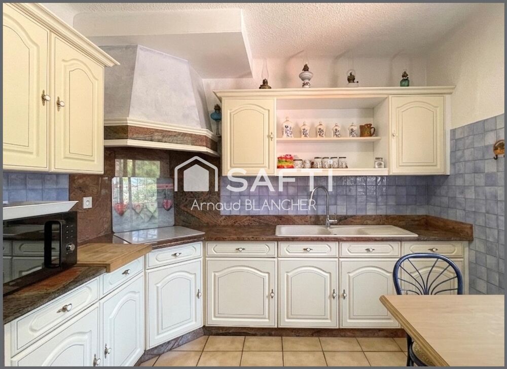 Vente Maison A quelques minutes de l'Espagne, charmante Villa deux faces avec vue mer et montagne dans quartier résidentiel. Cerbere