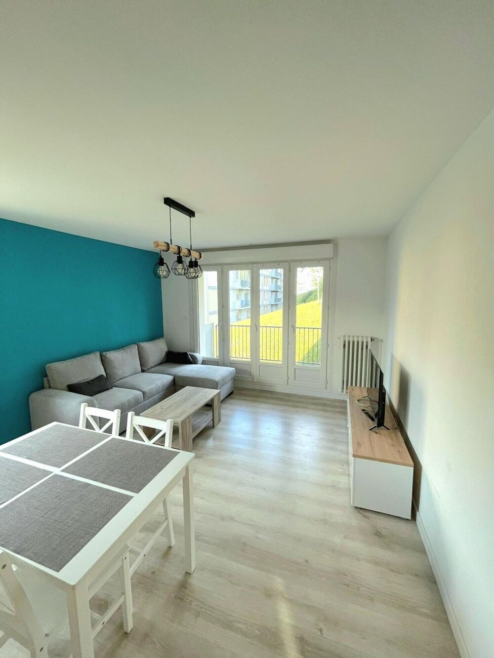 Appartement situé dans un quartier calme proche shop Park.