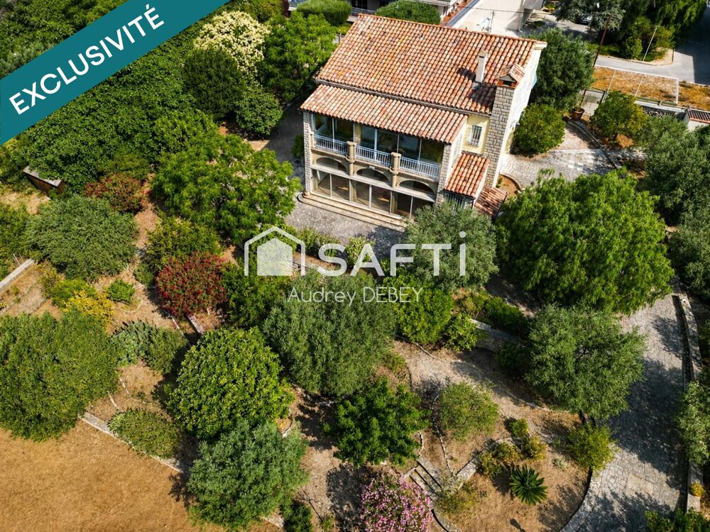 Vente Maison L'EXCEPTION PREND TOUT SON SENS LORSQU'UNE ADRESSE RÉUNIT EMPLACEMENT, VUE ET PATRIMOINE. SANARY-SUR-MER Sanary-sur-mer
