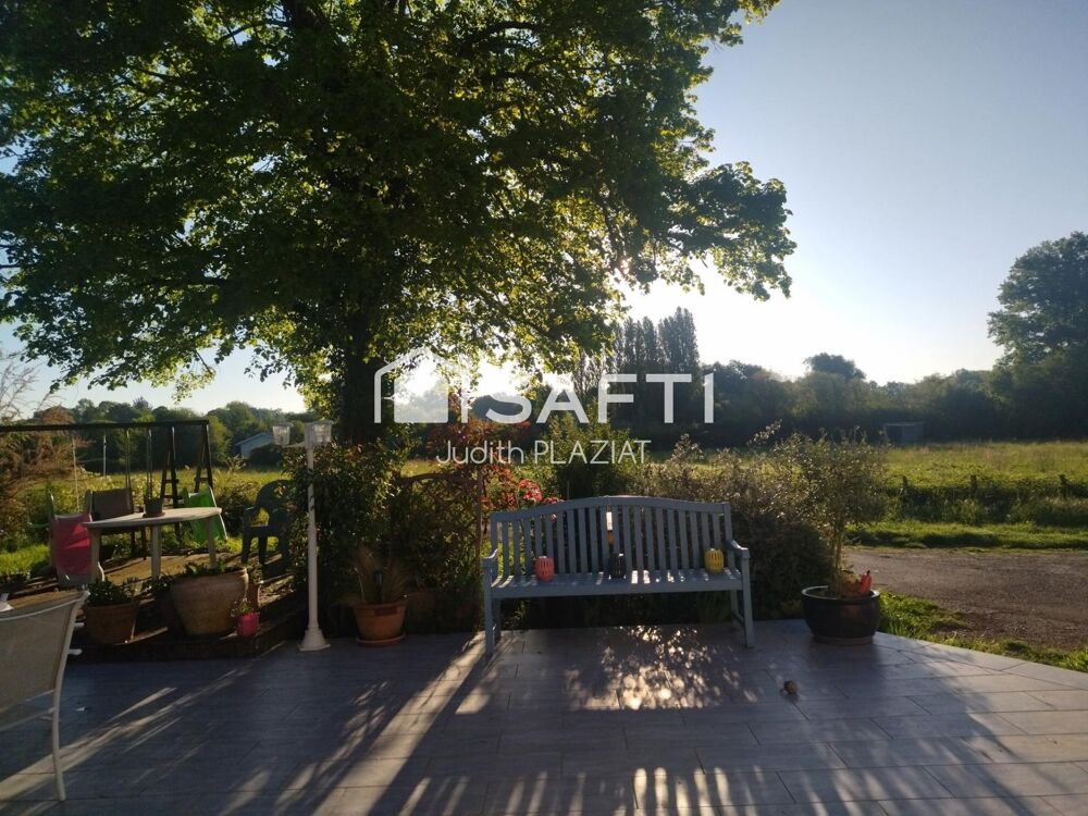 Vente Maison Maison en pierre entourée de verdure Montignac