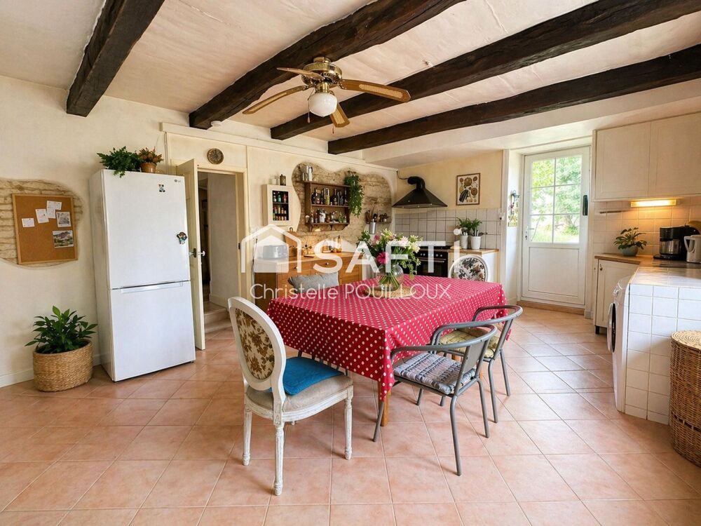 Maison chaleureuse, jardin clos et dépendances