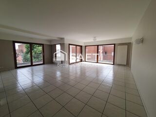  Appartement  vendre 7 pices 156 m