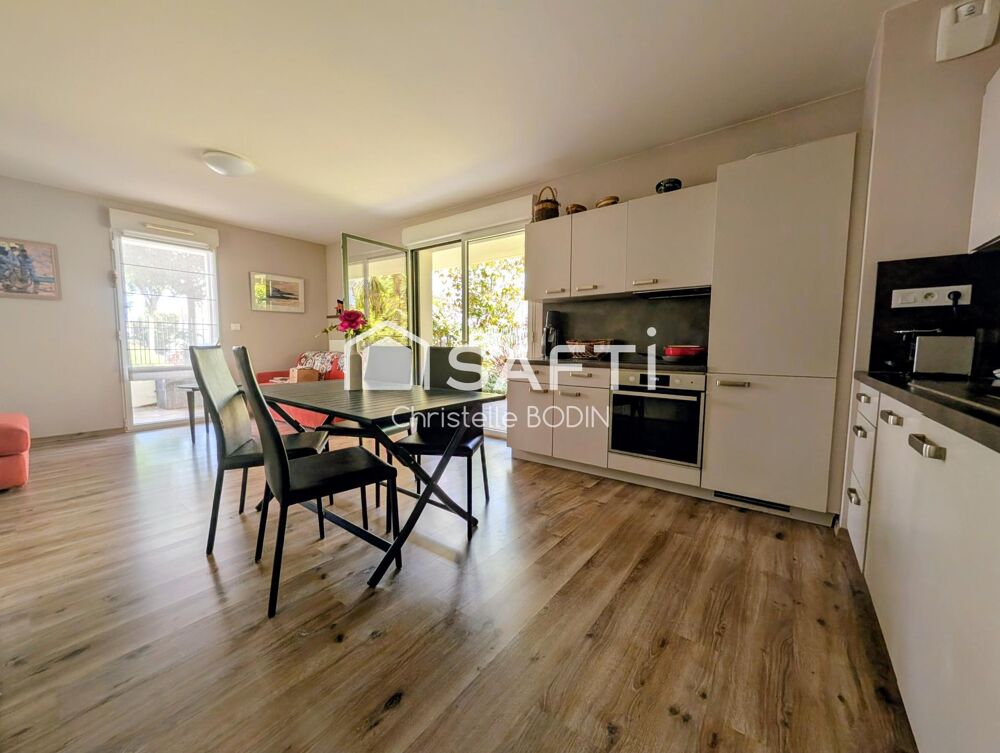 Vente Appartement RARE LA ROCHELLE – À SEULEMENT 10 MINUTES A PIED DU CENTRE-VILLE ET DU MARCHÉ CENTRAL  – T3 RÉCENT AVEC JARDIN PRIVATIF DANS RES La rochelle
