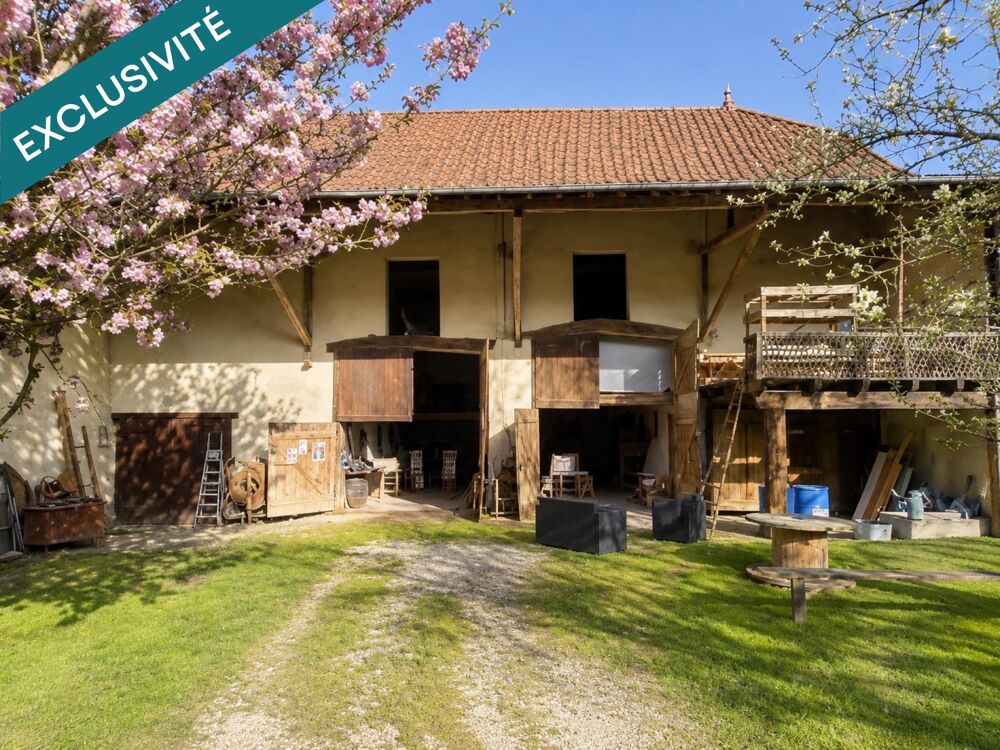 Maison de 208 m² + Grange de 500 m² à rénover sur plus de 5 000 m² de terrain