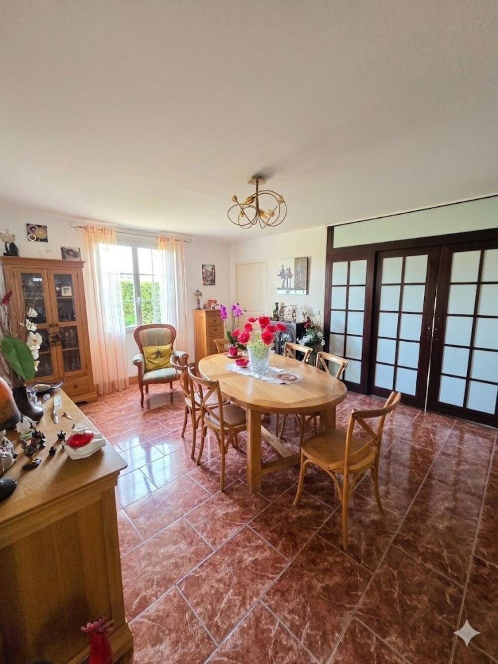 Vente Maison Maison individuelle de plain-pied T6 de 174 m² environ sur un terrain de 1118m², un garage pour 2 roues de 9m² , grande courgoud Ruch