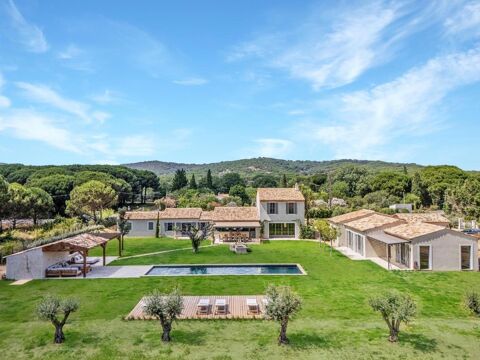   Id�alement situ�e a mi distance entre Saint Tropez et Ramatuelle et a 10 minutes a pied de la plage de pampelonne. Maison - 8 pi�ce(s) - 480 m�