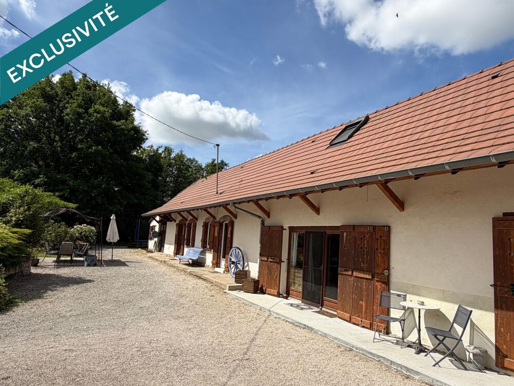 Jolie ferme Bressane avec carport et piscine
