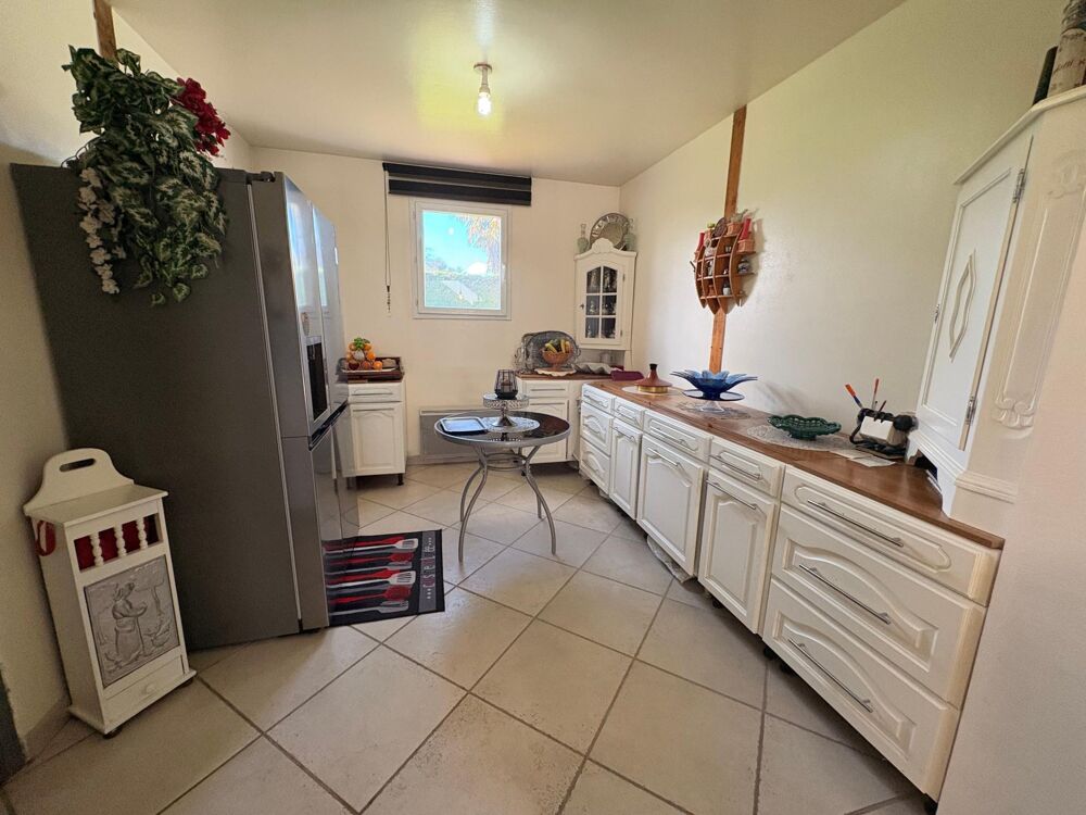 Vente Maison Maison spacieuse, grand terrain de 2830 m2, 3 chambres, garage Valence