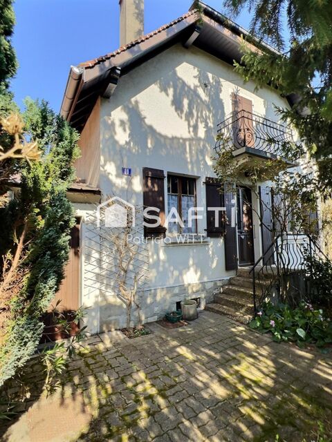   Maison de ville à rénover avec beaucoup de cachet ! Maison - 4 pièce(s) - 91 m²