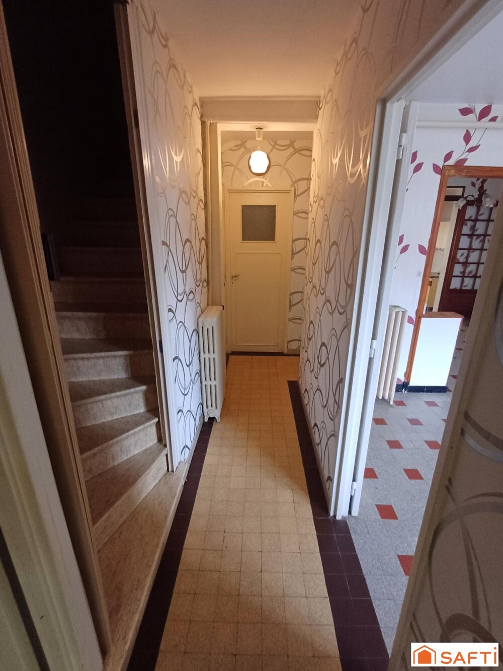 Maison familiale avec 3 chambres, jardinet, véranda et stationnement
