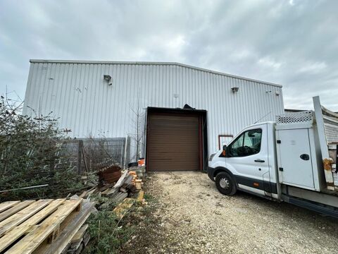 B&acirc;timent de stockage avec parking + bureau 138000 45500 Gien