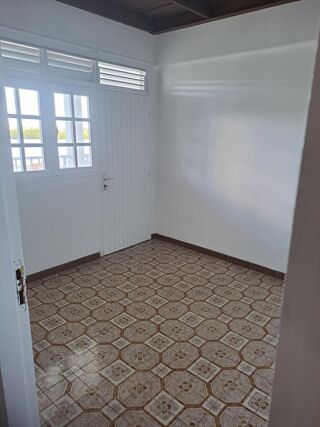  Appartement � louer 4 pi�ces 165 m�