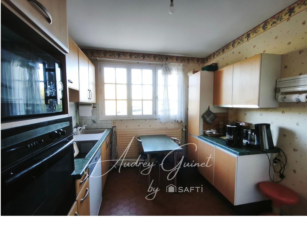 Vente Maison CHASSENEUIL – Maison traditionnelle familiale avec piscine, grand terrain et potentiel d'aménagement Chasseneuil-du-poitou