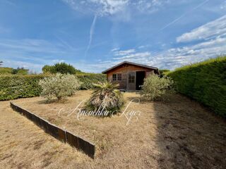 Vente Maison Maison avec 4 chambres, garage, piscine et chalet. Targon