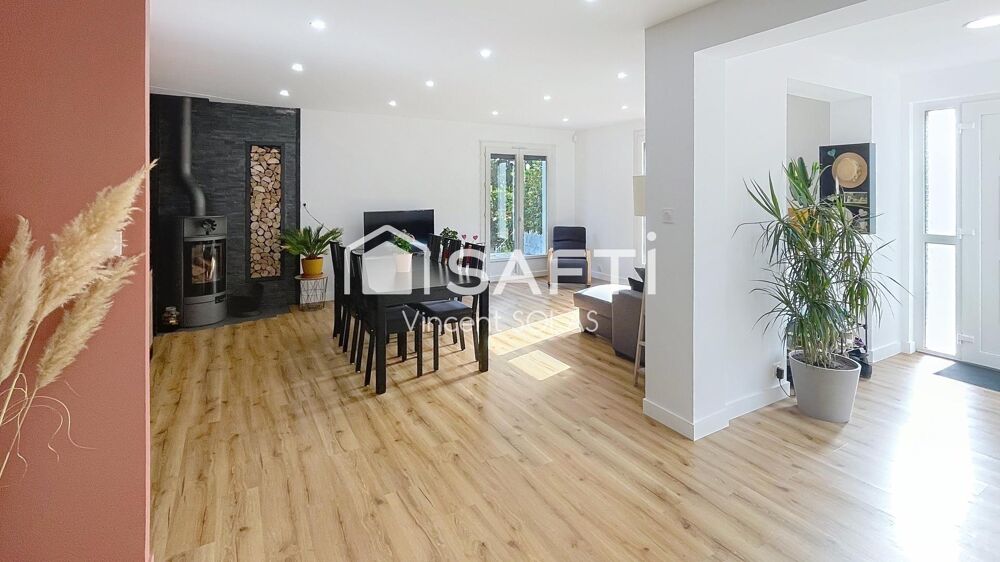 Vente Maison Maison sur Sous-Sol de 158m² - 5 Chambres - 2 SDE - Hors Lotissement - Piscine - Jardin - Garage Les clouzeaux