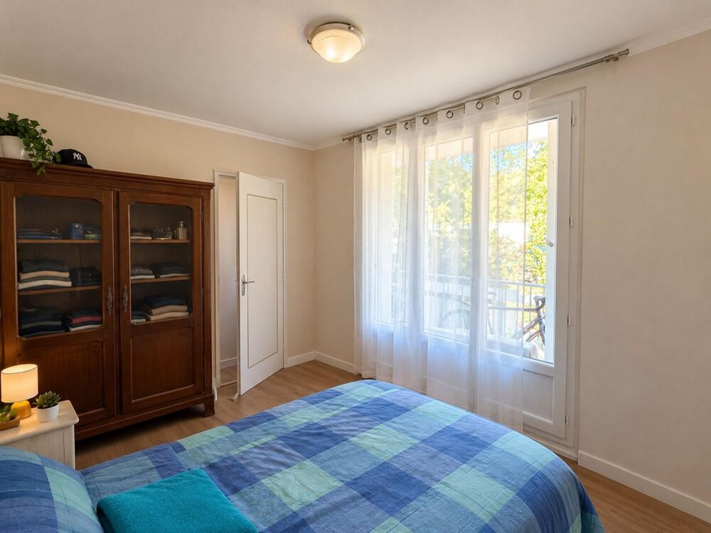 Vente Appartement À Vichy, découvrez cet appartement de 60 m² en rez-de-chaussée, offrant un beau potentiel après quelques travaux de rafraîchisse Vichy