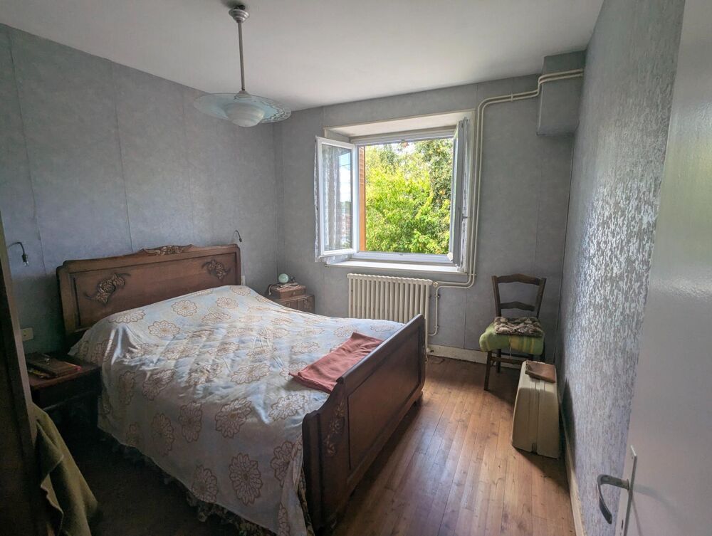 Vente Maison Maison T4 de 123 m2, au calme à la campagne, proche des commodités sur les hauteurs de Saint-Astier, fort potentiel de rénovatio Saint-astier