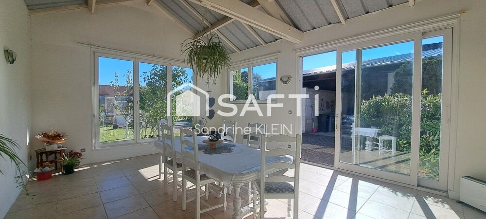 Vente Maison Spacieuse maison familiale 7 pièces, avec garages et jardin. Gironville