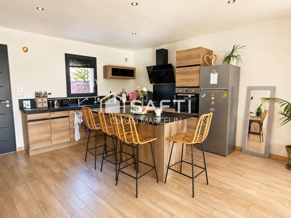 Maison moderne de 2018 avec piscine : un véritable cocon familial !