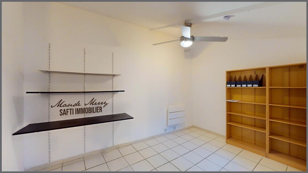 Vente Immeuble Immeuble de rapport composé de 3 lots - un local commercial de 20 m2 (qui peut être transformé en un studio) avec cave de 17 m2 Brignoles