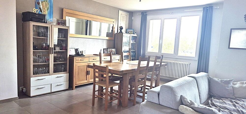 Bourg-en-Bresse  Bel appartement T4 rénové à deux pas de léglise de Brou