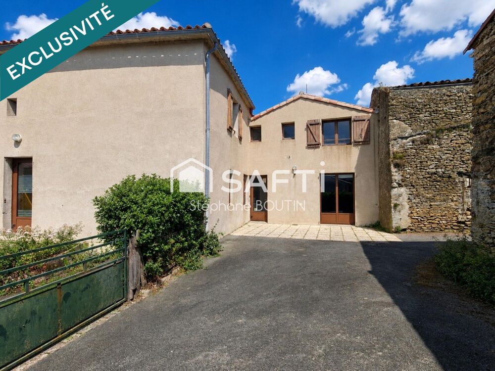 Maison familiale de 158 m²  4 chambres  Garage  Centre-bourg de Sigournais