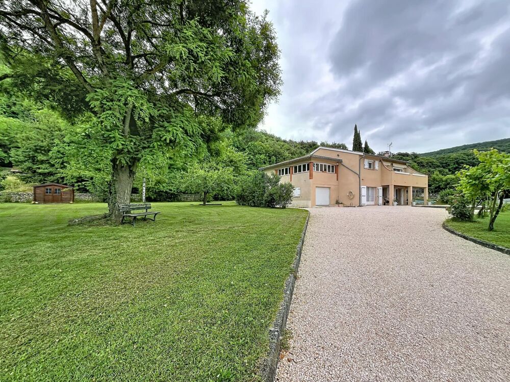 Vente Maison Maison de 182 m² avec piscine couverte, 4 ch, 3000 m² terrain Roquefort-sur-garonne