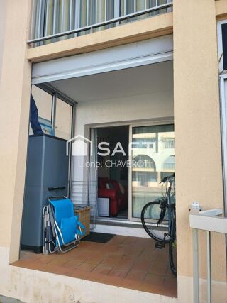 Vente Appartement Appartement avec jardin privatif, cabine de couchage avec fenêtre, séjour avec cuisine équipée et chambre indépendante. Sete