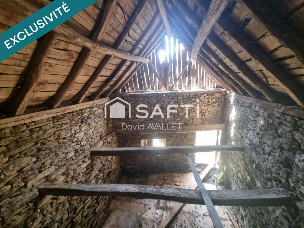 grange de 22,5 m2 au sol sur 2 étages