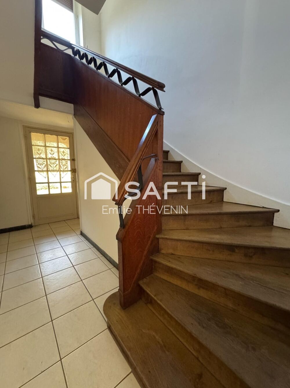 Maison - 11 pièces - 298m2