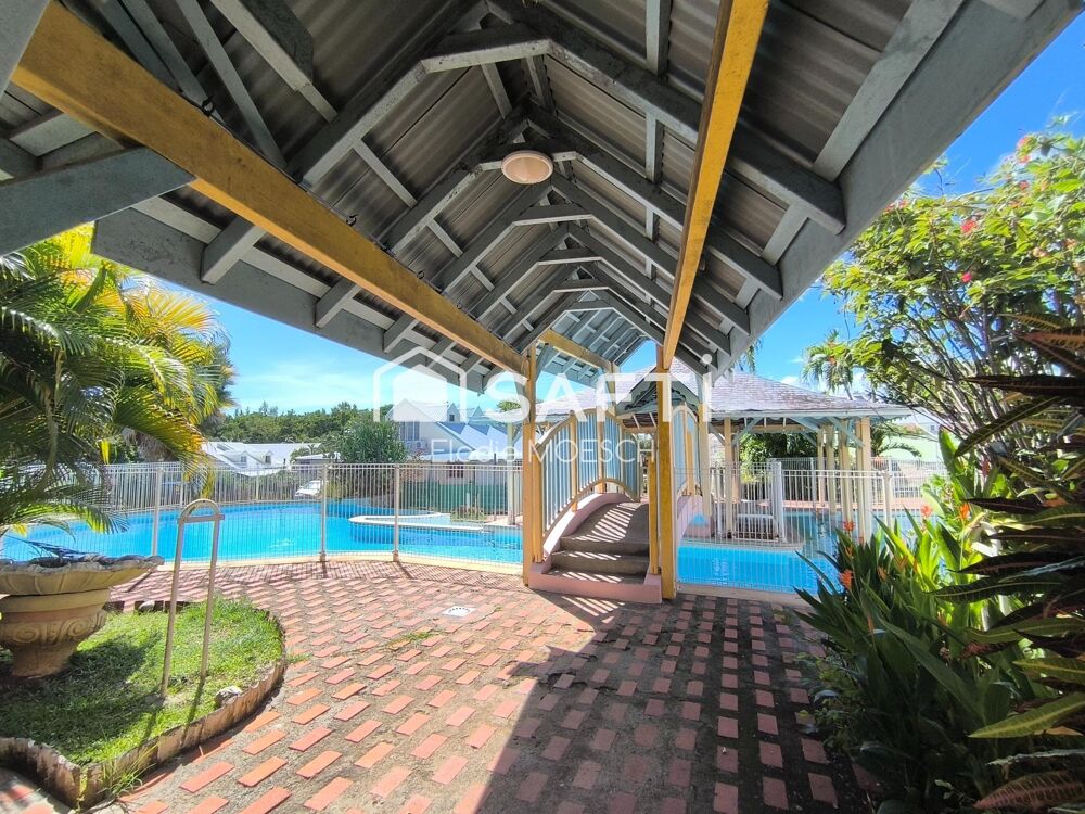 Vente Appartement Studio avec piscine à 5 minutes à pieds d'une des plus belle plage de l'ile ! Sainte-anne