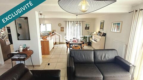   Maison familiale avec 4 chambres sur un terrain de 800m� et piscine Maison - 6 pi�ce(s) - 135 m�