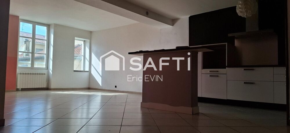 Bel appartement lumineux de 89 m², libre de suite, deuxième étage, centre ville, interphone, ascenseur.
