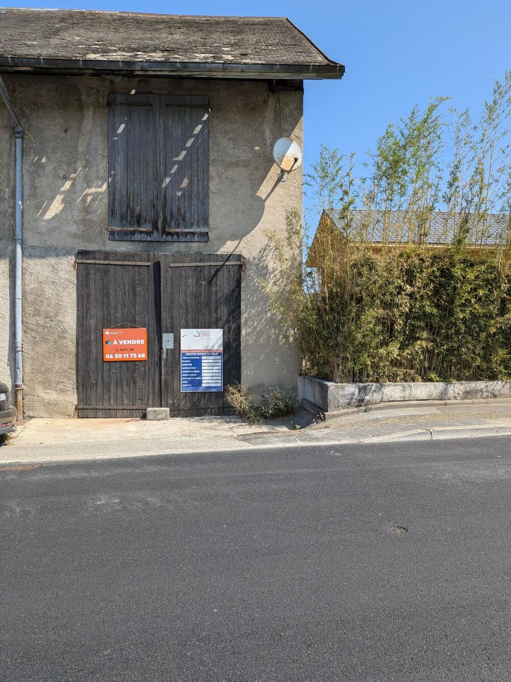 Vente Immeuble A Vallières-sur-Fier, Permis accepté pour création de Deux appartements (dont 1 duplex) avec 4 places de parking privatives.es Vallieres sur fier