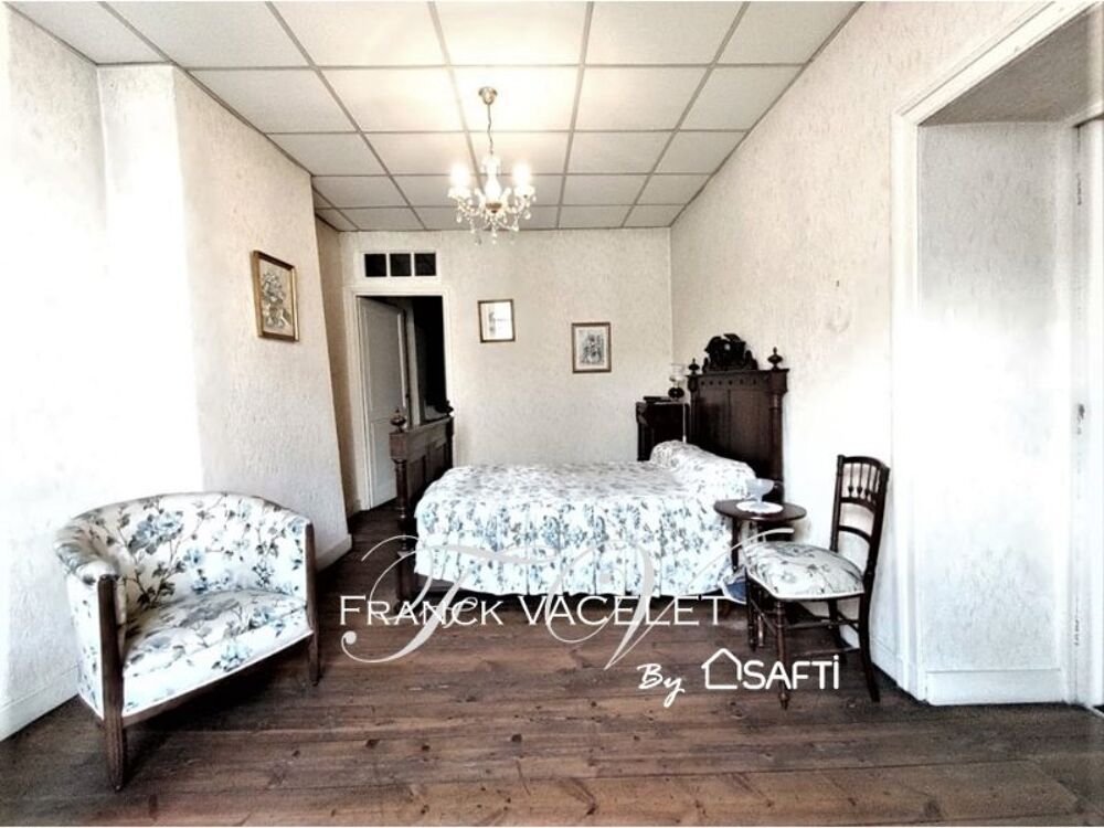 Vente Maison Maison de ville de 165m2 avec garage, courette et grande terrasse La reole