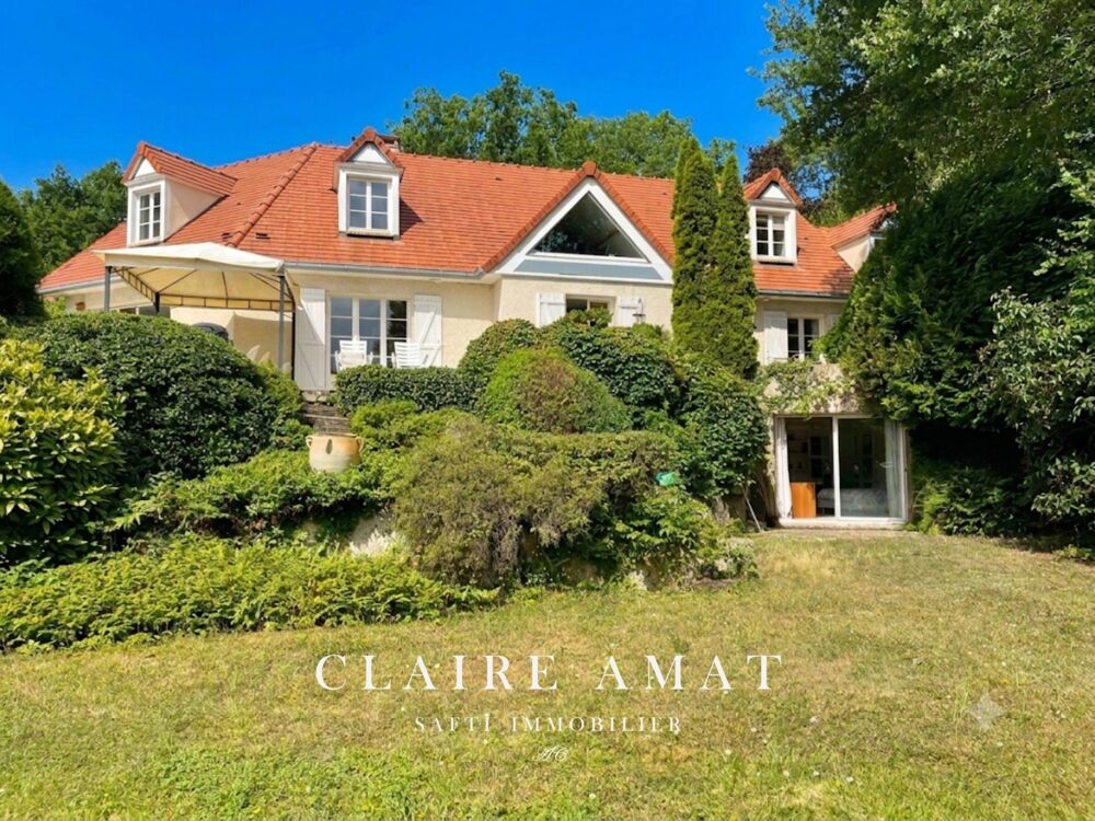 L'élégance d'une maison d'architecte dans un écrin de verdure.