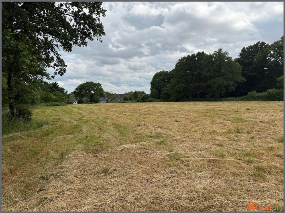 Emplacement idéale cette fermette en pierre apparente avec de la terre agricole.