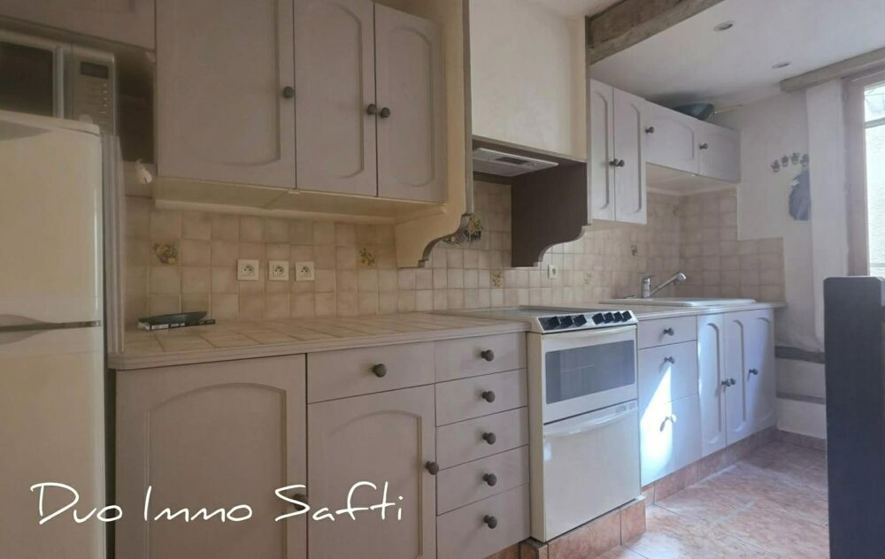 Vente Appartement T2 meublé et équipé dans petite copropriété sans syndic et sans charge. Mezel