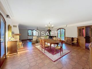  Maison à vendre 10 pièces 303 m²