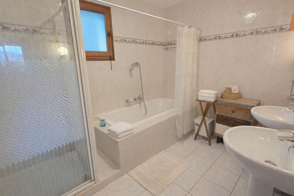 à vendre  Maison La Cadière-d'Azur (83740)