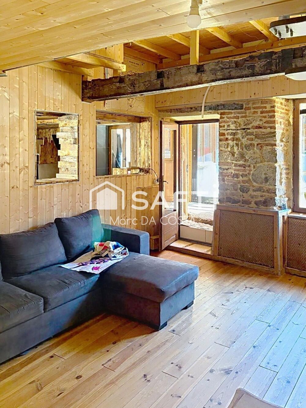 Vente Maison 225 m² habitables, nombreuses chambres, cour intérieure. Possibilité de diviser. Chevrières