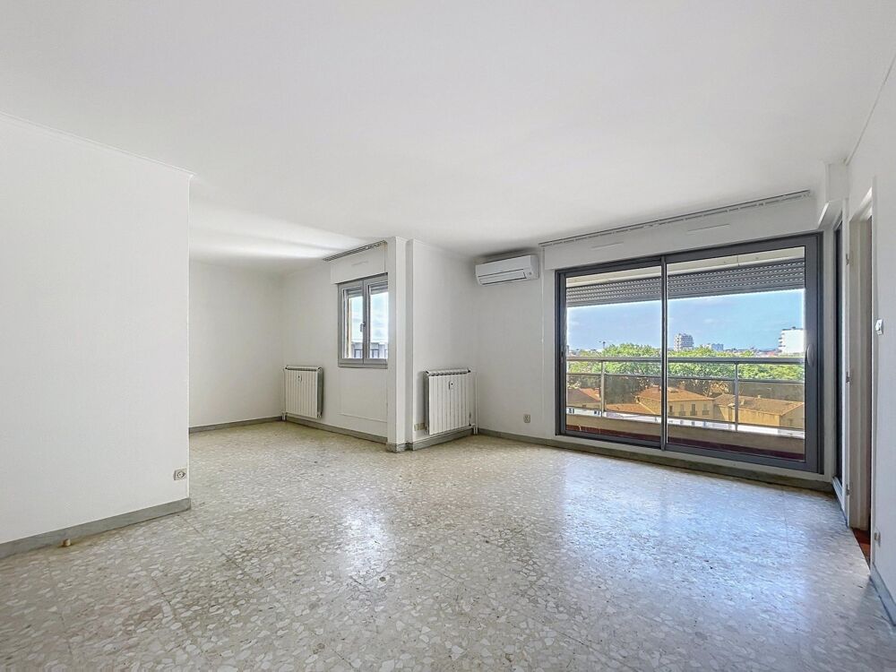 Vente Appartement CENTRE VILLE DERNIER ETAGE T4 BALCON CAVE PARKING Montpellier