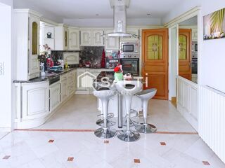  Maison à vendre 10 pièces 265 m²
