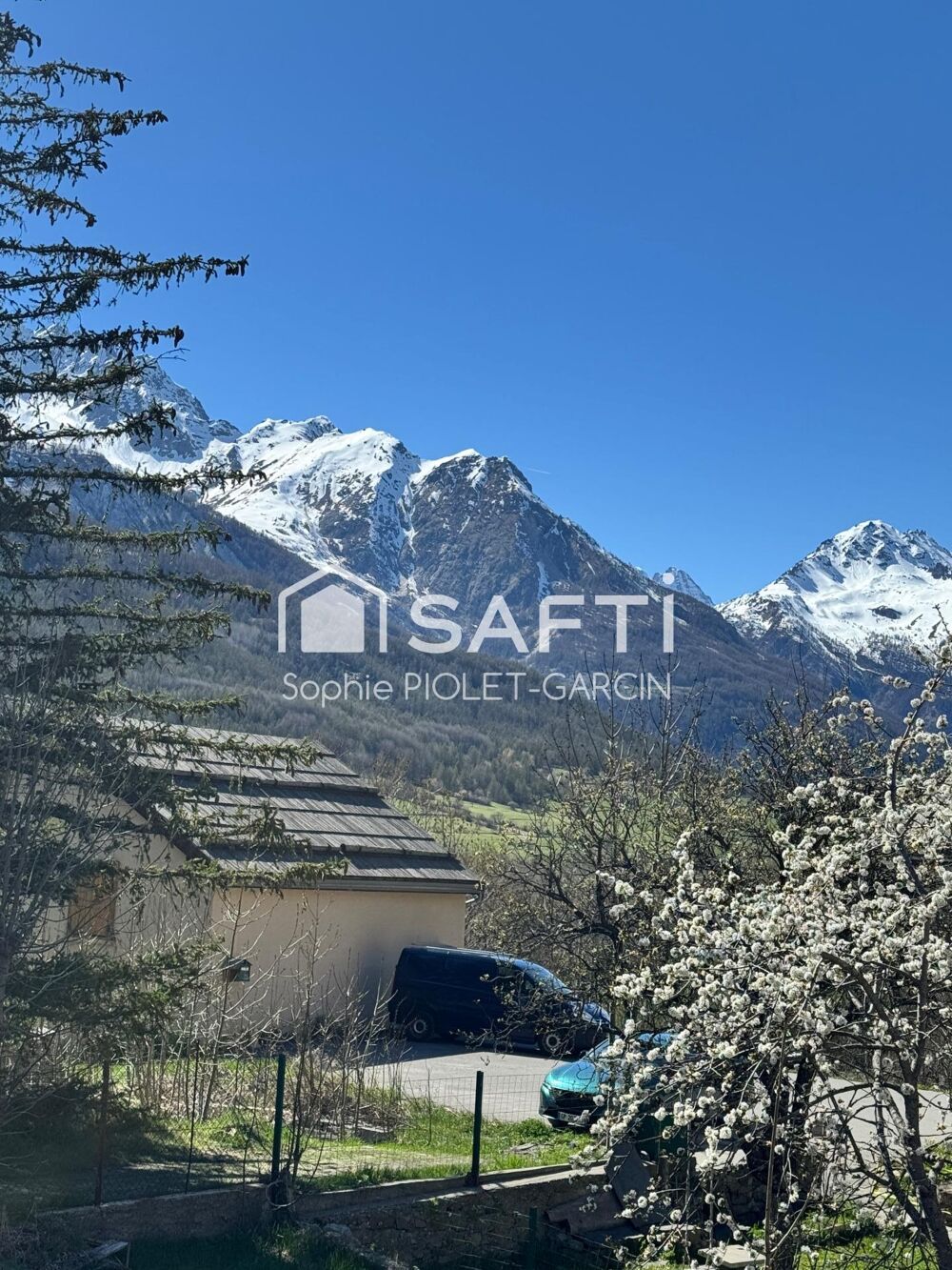 Bâtisse ancienne 435 m2 à réhabiliter entièrement au Monetier-les-Bains