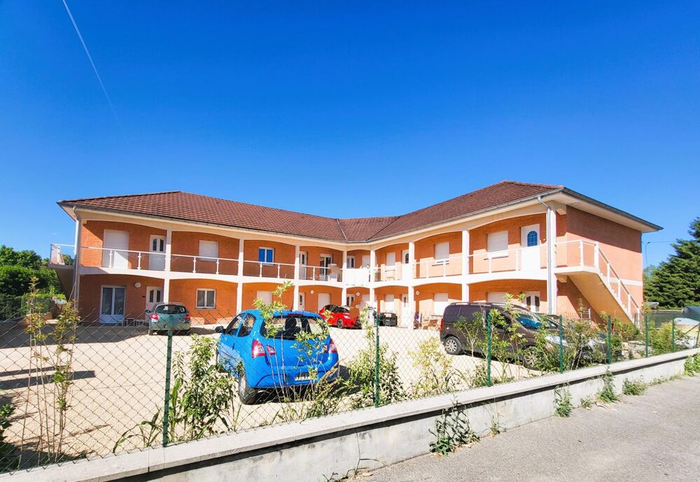 Vente Appartement MORESTEL Centre-ville - APPARTEMENT T3 traversant de 61 m² av. Cour privée + Place Parking vendu LIBRE Morestel
