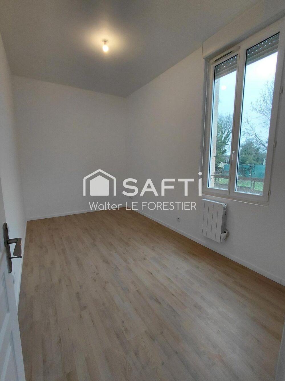 Vente Appartement DANS UN CHATEAU, APPARTEMENT T3 RENOVE AVEC JARDIN D'ENVIRON 100 m² ET PLACE DE PARKING Saint-louis-de-montferrand