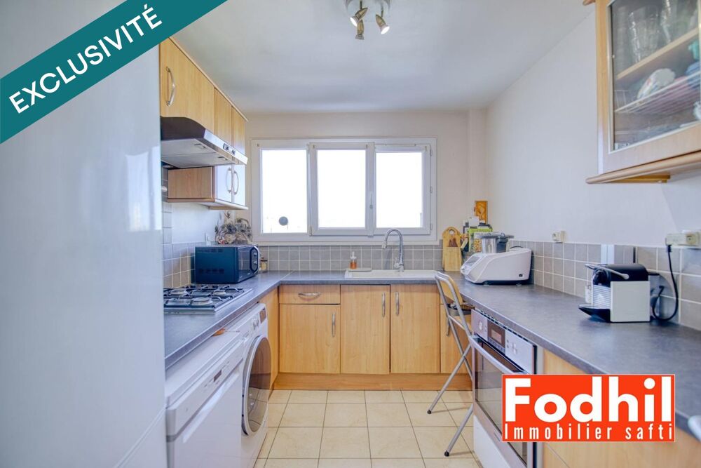 Appartement 4 pièces de 75 m² avec cave et parking en sous-sol.
