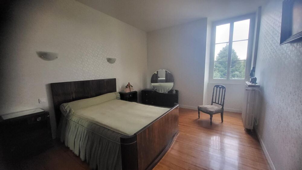 Béarnaise avec grange en galets, terrain de 1800 m2