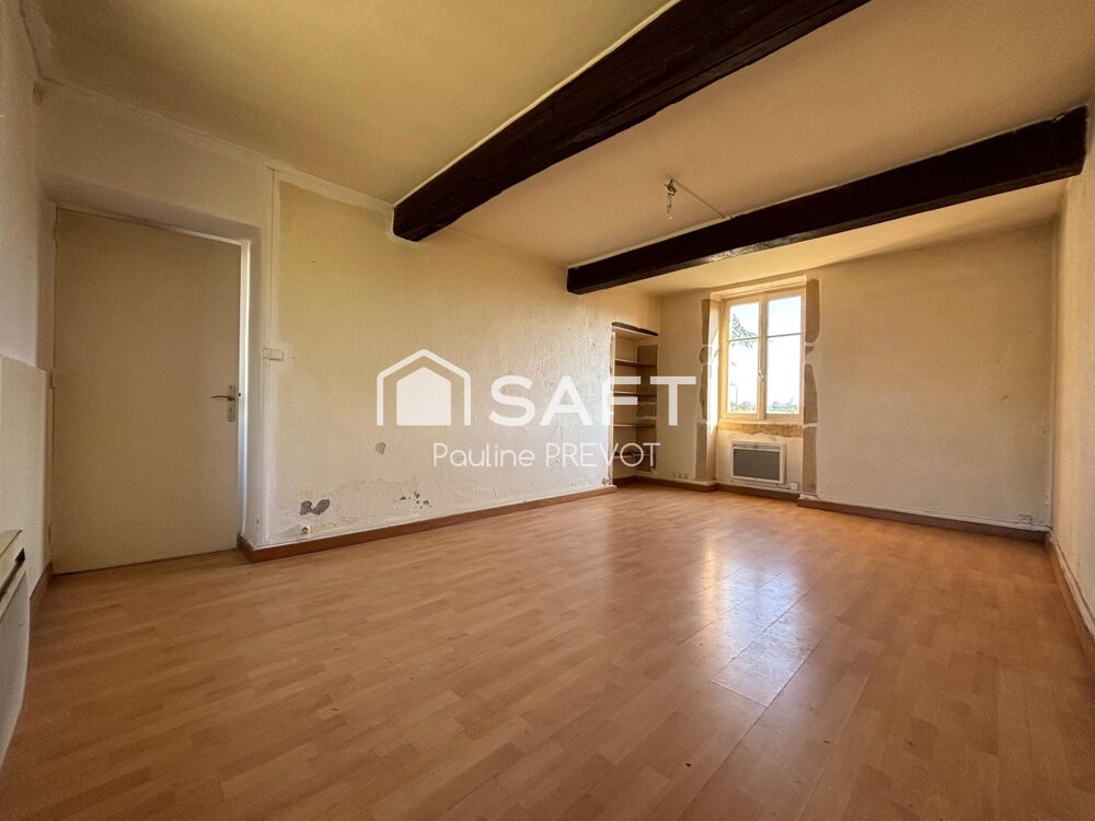 Maison de campagne avec vue dégagée, 3 chambres et beau potentiel.