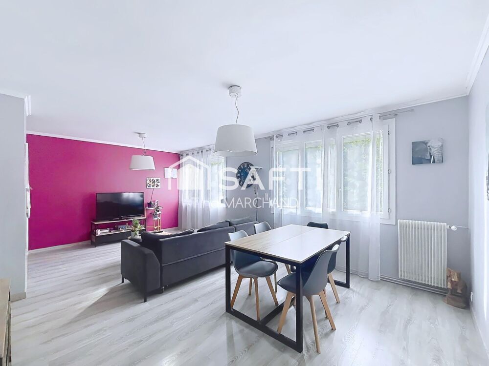 Appartement traversant, lumineux. 2 chambres. Parking.